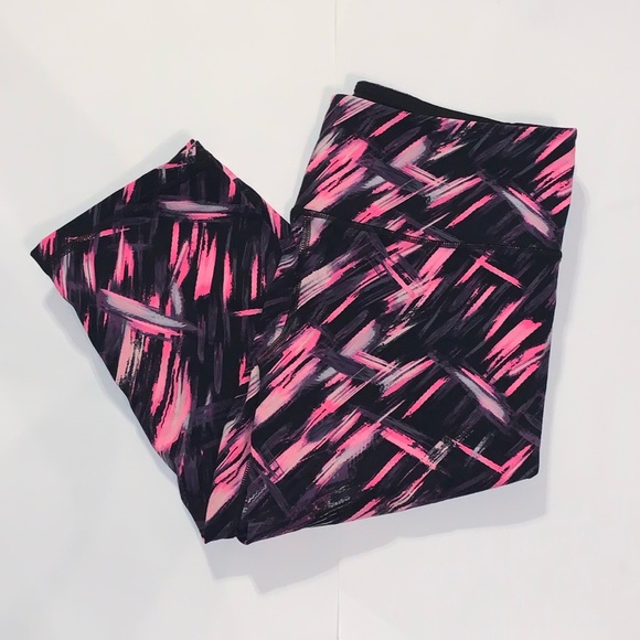 Victoria's Secret Pants - 🦋 Victoria’s Secret Knockout Crop